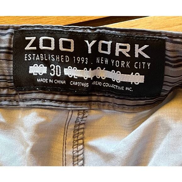 Zoo York Men's Striped performance chino style shorts. Buckle. Pockets Size 30 - Picture 3 of 9